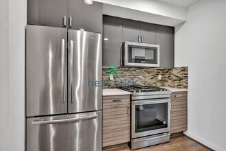 812 NW 49th St in Seattle, WA - Building Photo - Building Photo