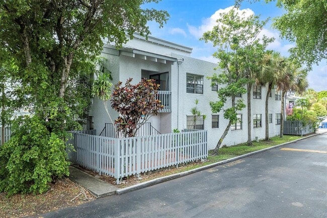 10542 NW 7th Terrace in Miami, FL - Building Photo - Building Photo