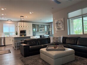 7079 Garnet Crest Ct in Las Vegas, NV - Building Photo - Building Photo