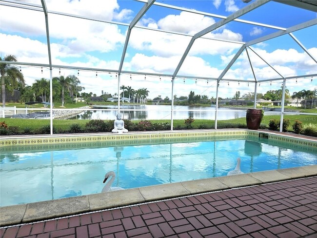 917 S Gondola Dr in Venice, FL - Foto de edificio - Building Photo