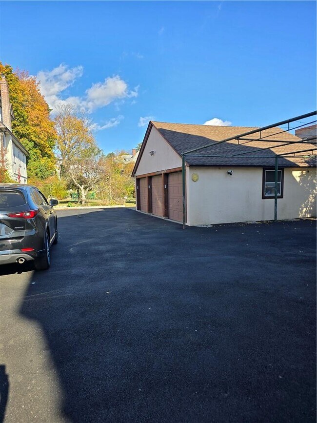 165 Washington Ave-Unit -2f in New Rochelle, NY - Building Photo - Building Photo