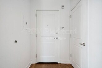 44 Peachtree Pl NW in Atlanta, GA - Foto de edificio - Building Photo