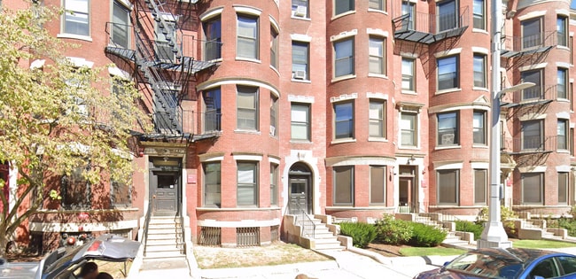 9 Buswell St, Unit 3R