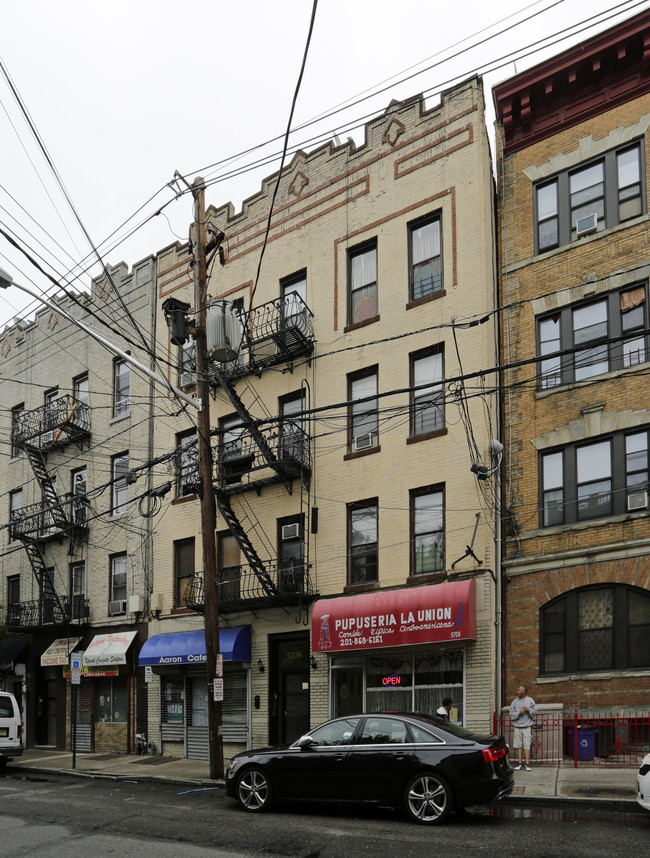 5708 Hudson Ave in West New York, NJ - Building Photo - Building Photo