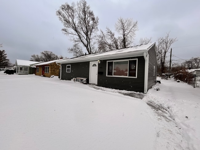 property at 2025 Central Dr