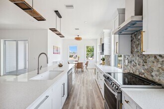 8622 Inwood Dr in Hudson, FL - Building Photo - Building Photo