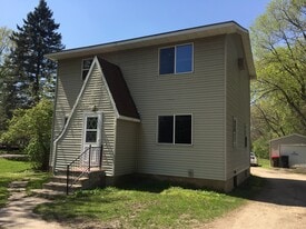 1037 Century Avenue North, Unit Apt #2 in Maplewood, MN - Building Photo