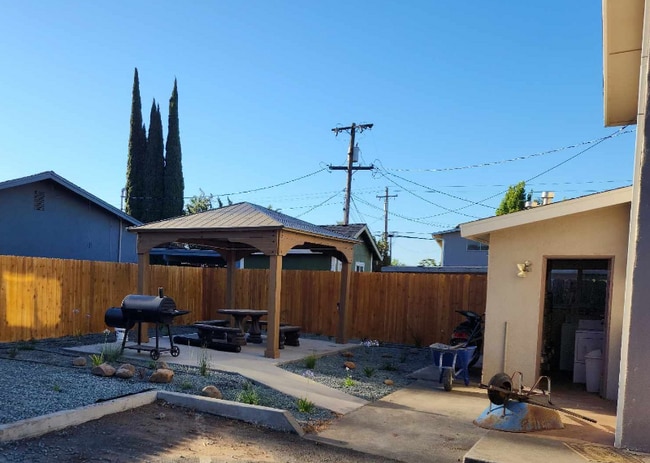 1980 Fogg Ave in Oroville, CA - Building Photo - Building Photo