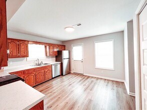 124 Ballygar St, Unit F in Clarksville, TN - Building Photo - Building Photo