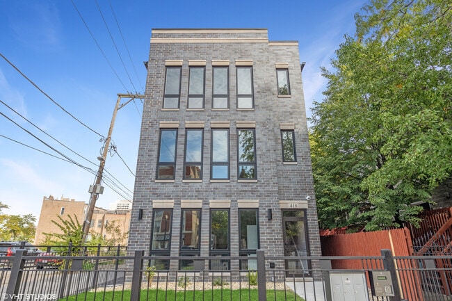 property at 418 E Oakwood Blvd