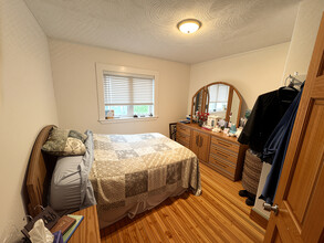 126 Jefferson Ave, Unit 2 in Everett, MA - Building Photo - Building Photo
