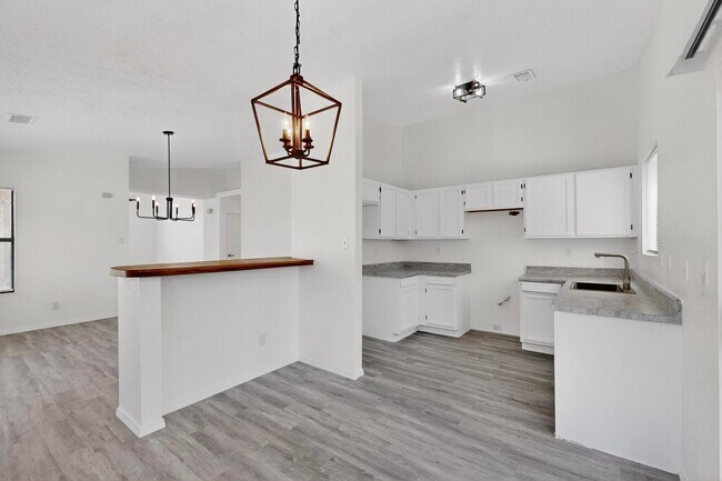 7704 San Agustine St NW in Albuquerque, NM - Building Photo - Building Photo