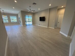 7080 Timberland Cir in Naples, FL - Building Photo - Building Photo