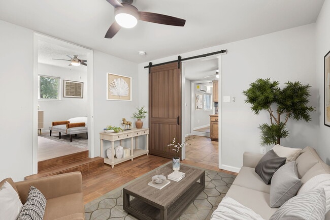 815 Gunter St, Unit B in Austin, TX - Foto de edificio - Building Photo