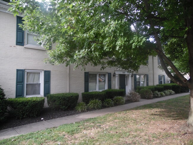 1005 N Broadway in Lexington, KY - Building Photo - Building Photo