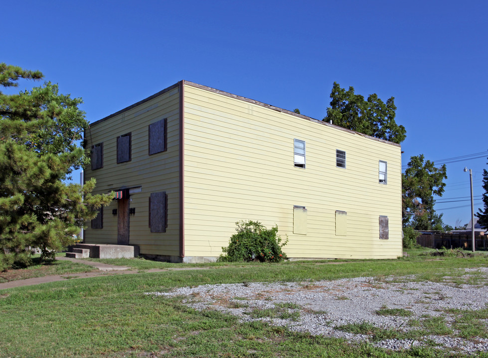 1321 E 2nd St in Tulsa, OK - Foto de edificio