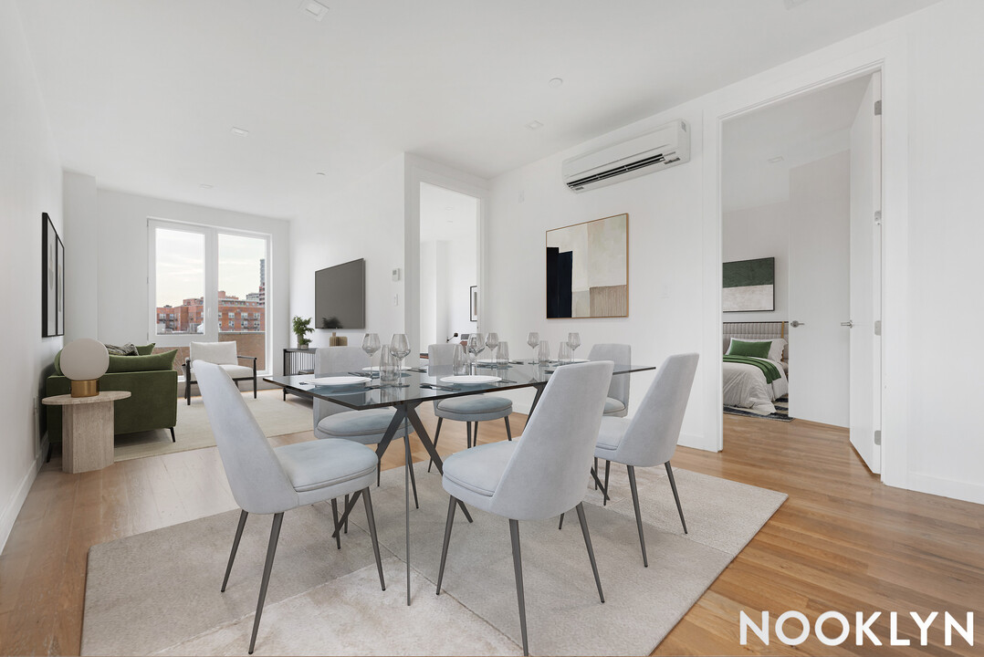 13825 Barclay Ave in Flushing, NY - Building Photo