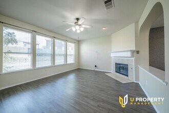 3501 Aldersyde Dr in Fort Worth, TX - Foto de edificio - Building Photo