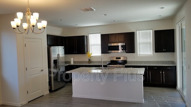 2213 W Carol Ann Way in Phoenix, AZ - Building Photo - Building Photo