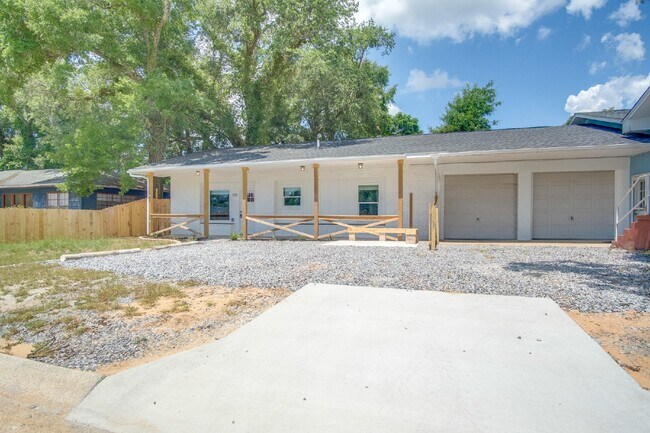203 S L St in Pensacola, FL - Building Photo - Building Photo