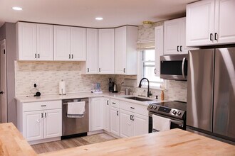 270 Glenn Dr in Stratford, CT - Building Photo - Building Photo
