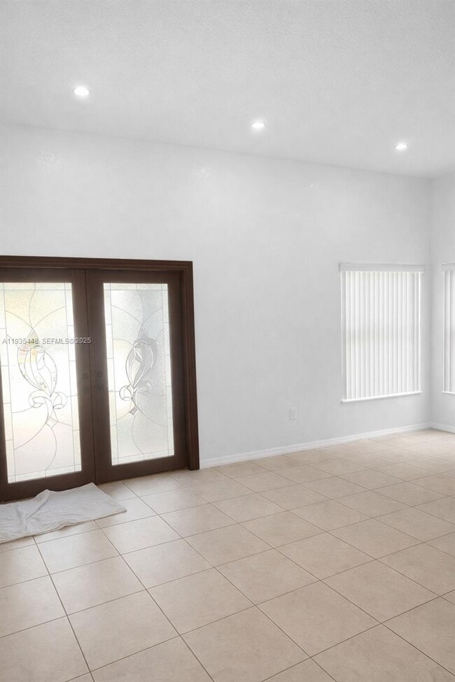 14964 SW 32nd Terrace in Miami, FL - Building Photo - Building Photo