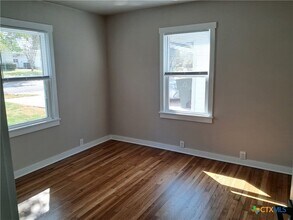 1706 S 41st St in Temple, TX - Foto de edificio - Building Photo