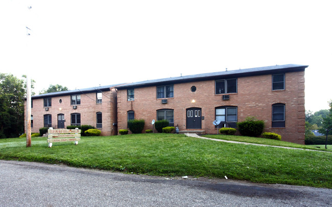 Brookfield View Apartments in Massillon, OH - Building Photo - Building Photo