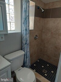 3219 E Monument St photo'