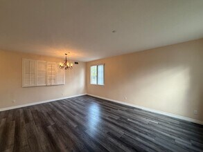 1872 Autumn Ln in Vista, CA - Building Photo - Building Photo