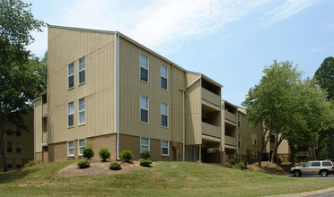 Lake Woodard Apartment Homes in Raleigh, NC - Building Photo - Building Photo