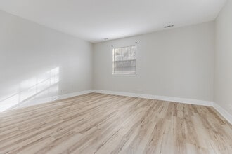 3 N Victoria Ln in Streamwood, IL - Building Photo - Building Photo