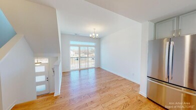 2721 Bristol Rdg Dr in Ann Arbor, MI - Building Photo - Building Photo