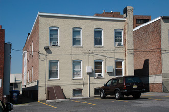 411-417 River St in Hackensack, NJ - Foto de edificio - Building Photo