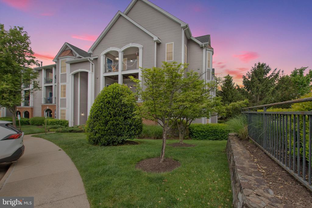 46608 Drysdale Terrace in Sterling, VA - Building Photo
