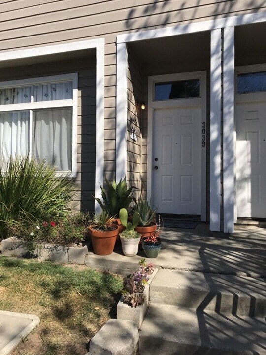 3039 Woods Cir in Davis, CA - Building Photo