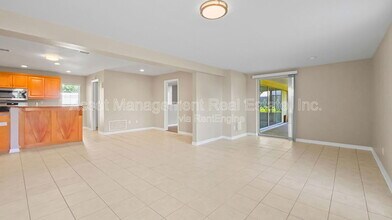 14010 102nd Ave in Largo, FL - Building Photo - Building Photo