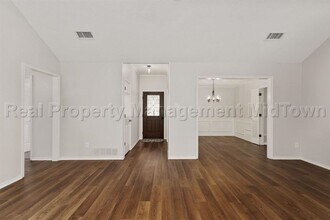 5104 Andalusia Trail in Arlington, TX - Building Photo - Building Photo