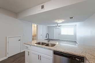 Topaz Village in Melbourne, FL - Building Photo - Building Photo