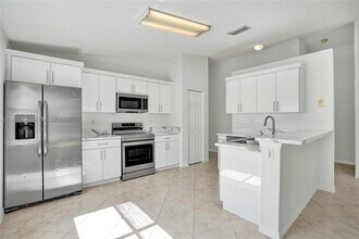 2421 SW 103rd Way in Miramar, FL - Building Photo - Building Photo