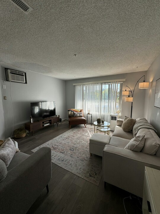 56 Lark Center Dr-Unit -C in Santa Rosa, CA - Building Photo