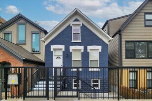 1624 W Beach Ave, Unit G in Chicago, IL - Building Photo