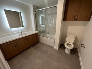 1445 Tamarind Ave, Unit 111 in Los Angeles, CA - Building Photo - Building Photo