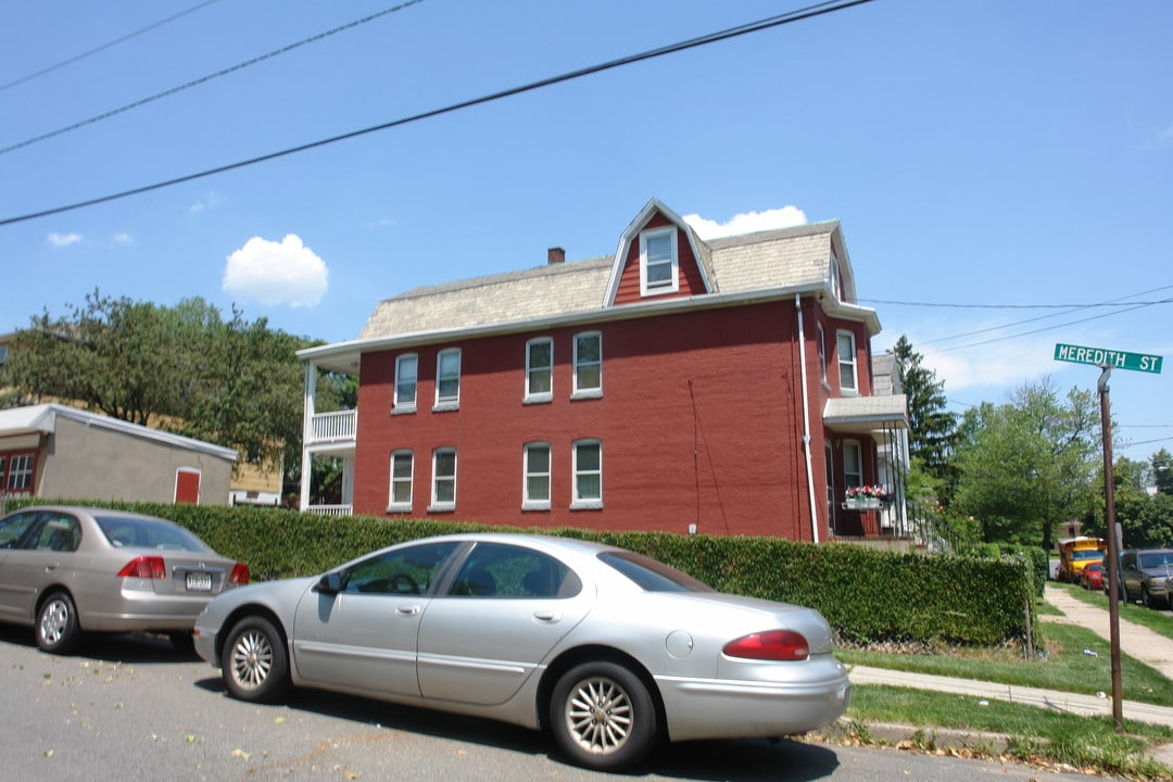 675 Johnstone St in Perth Amboy, NJ - Building Photo