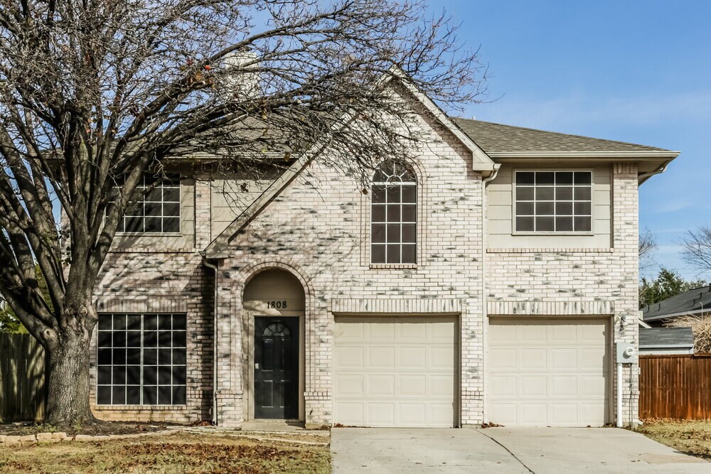 1808 Rose Cir in Lewisville, TX - Foto de edificio