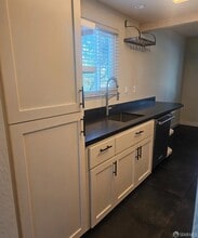 8711 Mountain Blvd in Oakland, CA - Building Photo - Building Photo