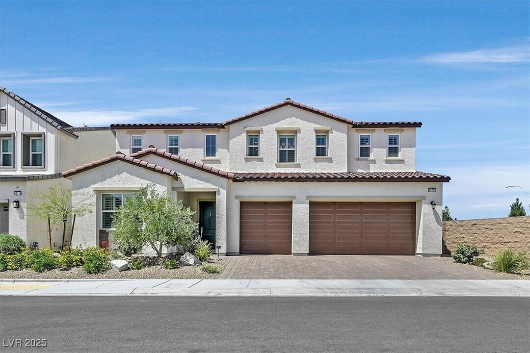 10112 Pleasant Knoll Ave in Las Vegas, NV - Building Photo