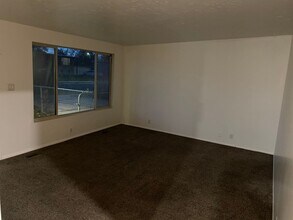 3171 Meadowlark Dr in West Valley City, UT - Building Photo - Building Photo