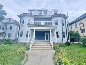 36 Brookledge St, Unit 2R in Boston, MA - Building Photo - Building Photo