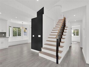 10900 Meseta Dr in Los Angeles, CA - Foto de edificio - Building Photo
